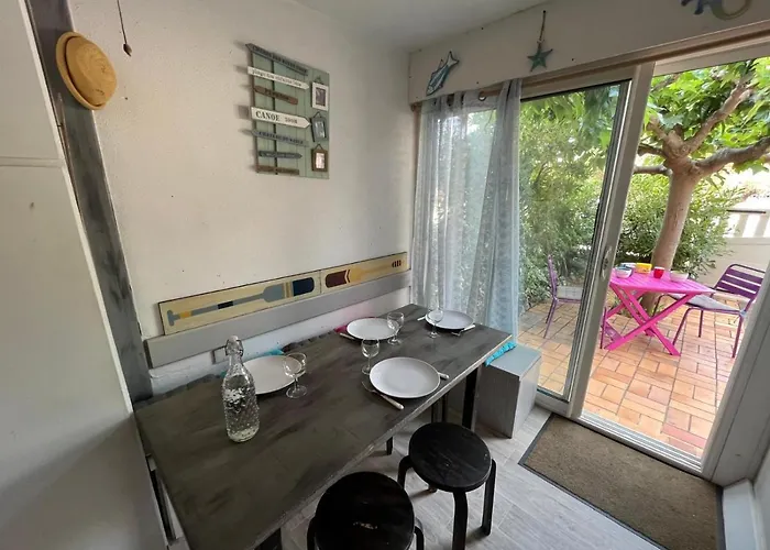 En Rez-de-chaussee Avec Terrasse A 4med301 Διαμέρισμα